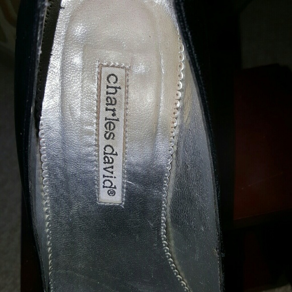 BLACK PUMP - Picture 3 of 5